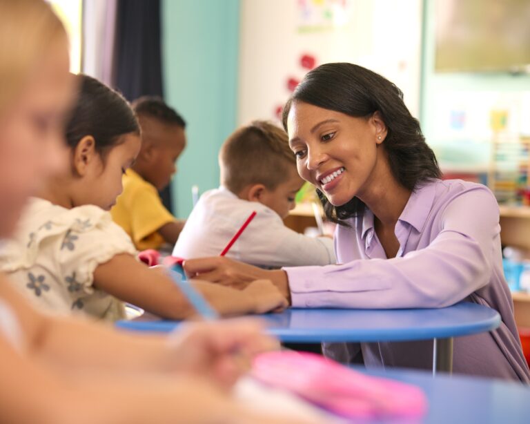 Formation gestes et postures pour les métiers de la petite enfance